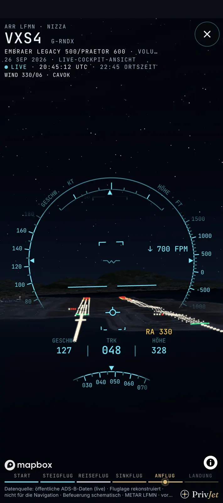 Live-Cockpit-Ansicht im Handyformat, Nachtlandung in Nizza: 330 ft über Grund – beide Pisten voraus